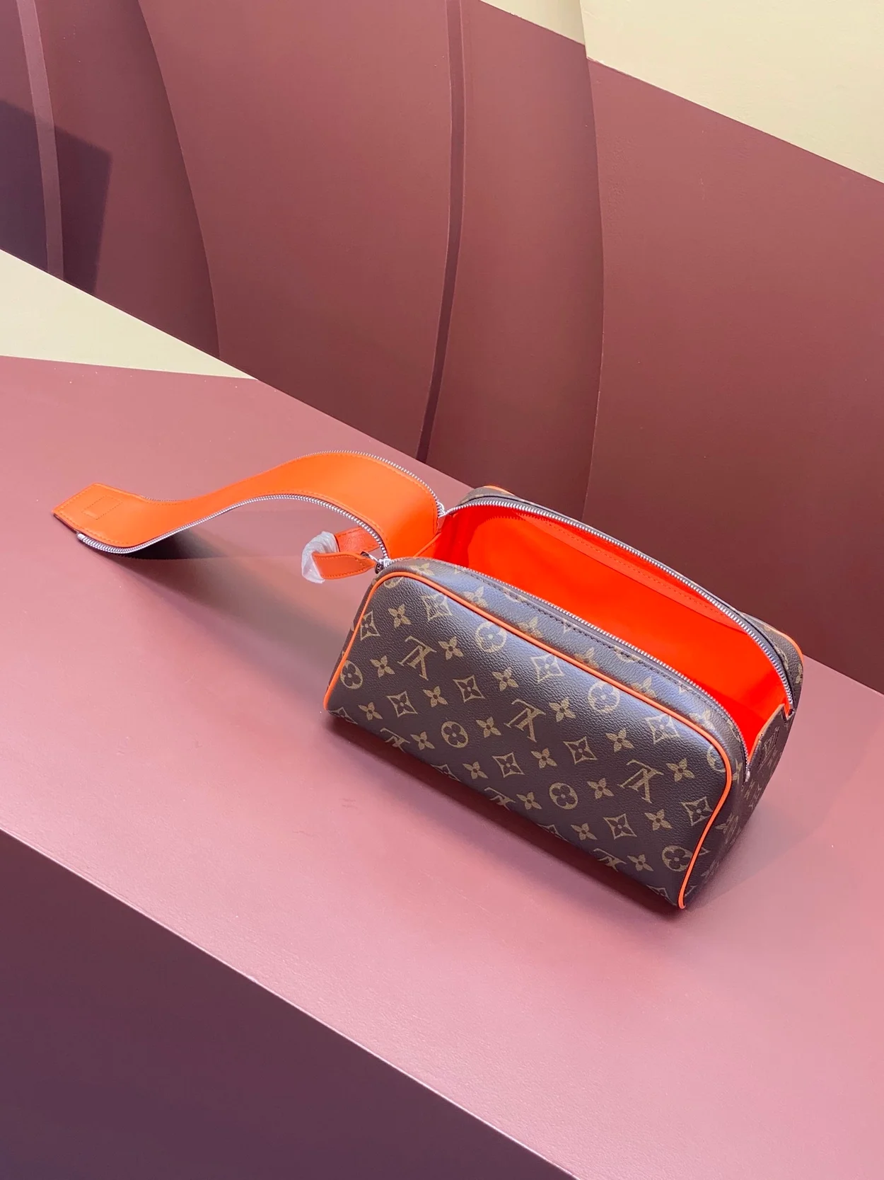 루이비통 도프 키트 모노그램 마카사르 M46765