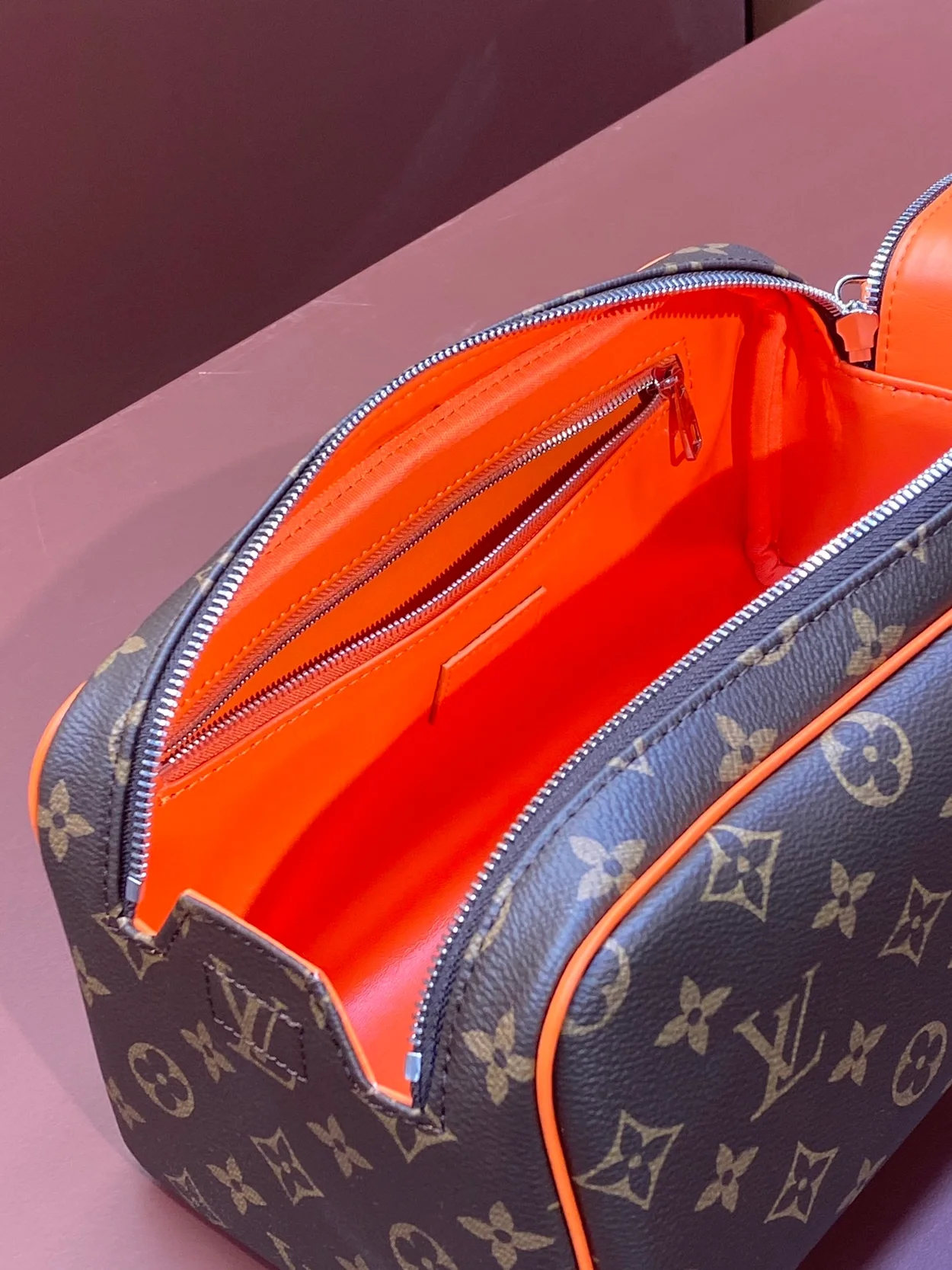 루이비통 도프 키트 모노그램 마카사르 M46765