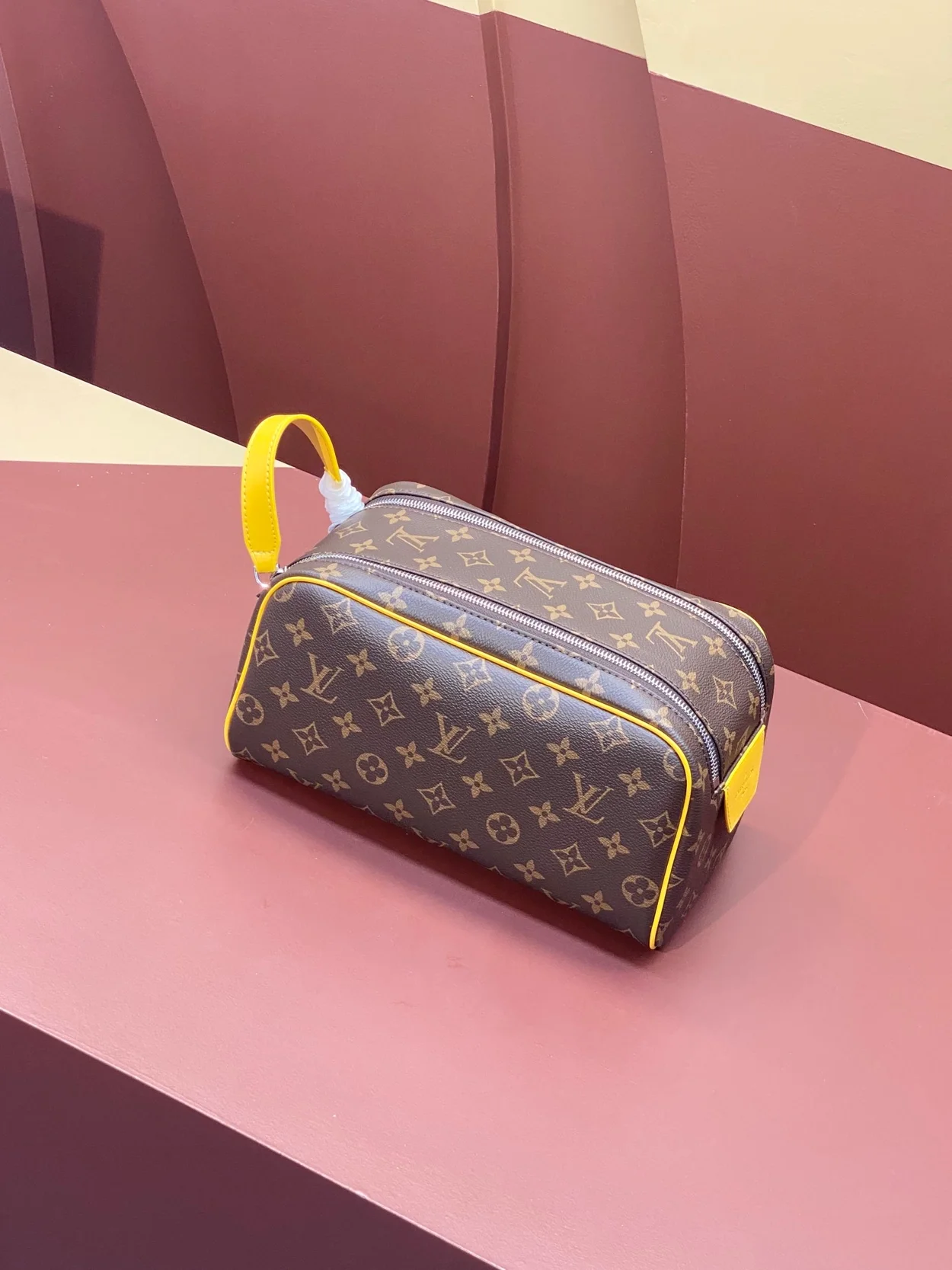 루이비통 도프 키트 모노그램 마카사르 M46764