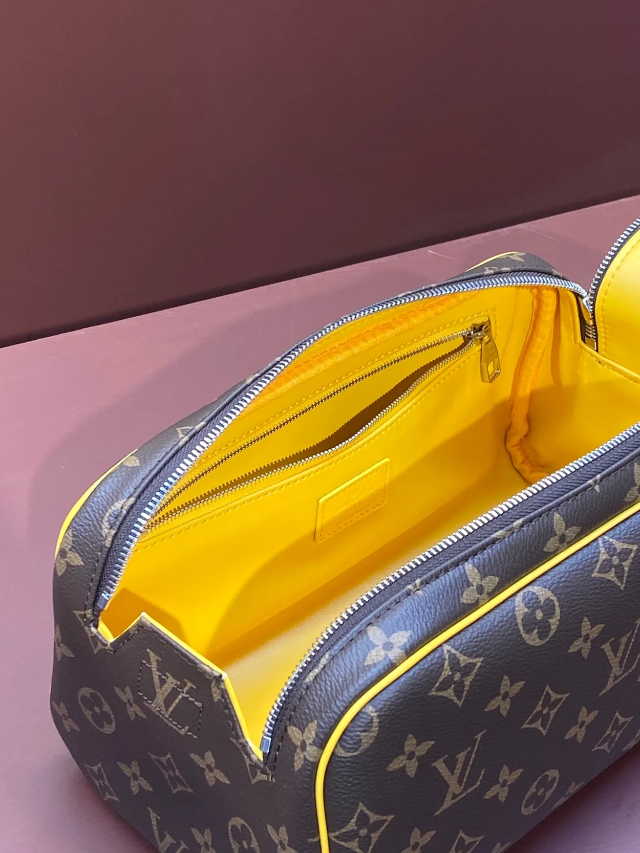 루이비통 도프 키트 모노그램 마카사르 M46764