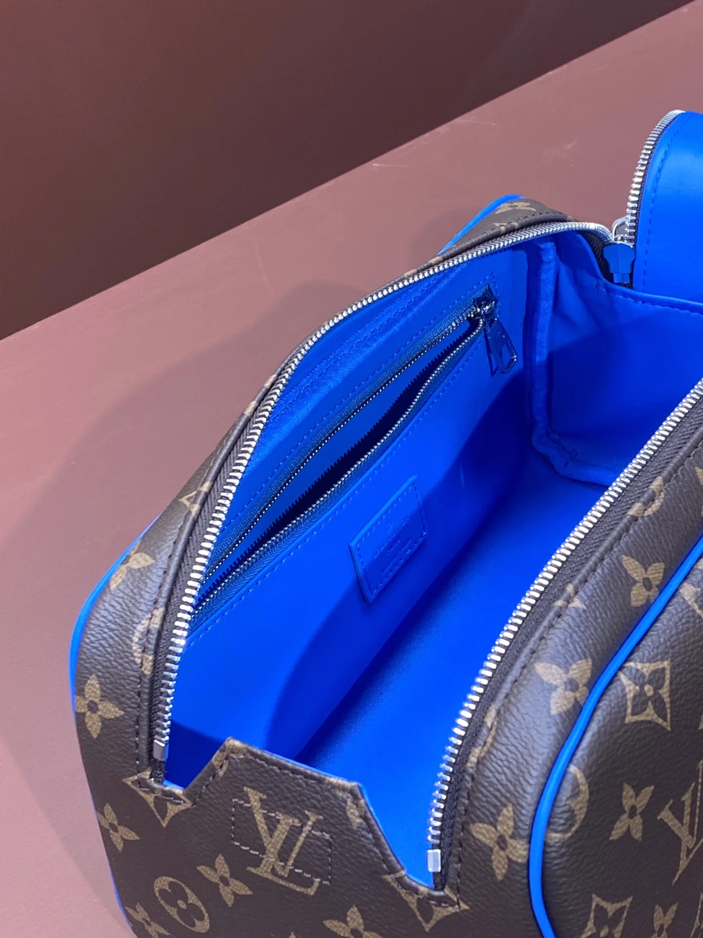 루이비통 도프 키트 모노그램 마카사르 M46763