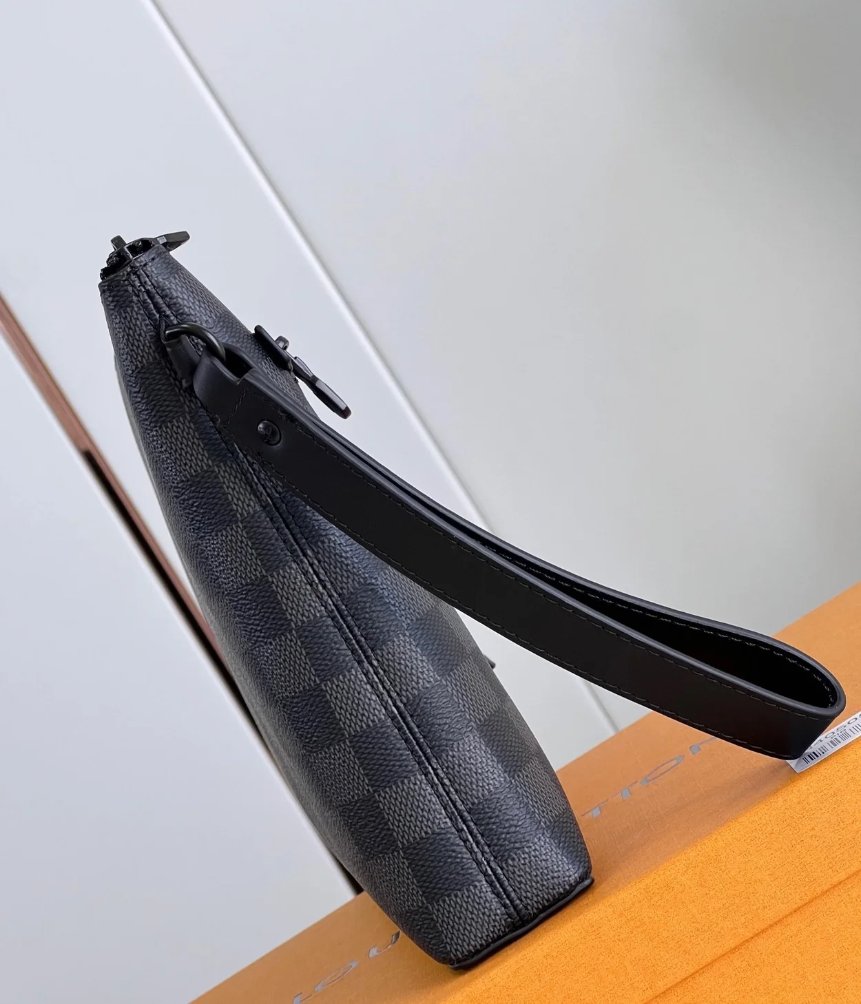 루이비통 테이크오프 파우치 N40505