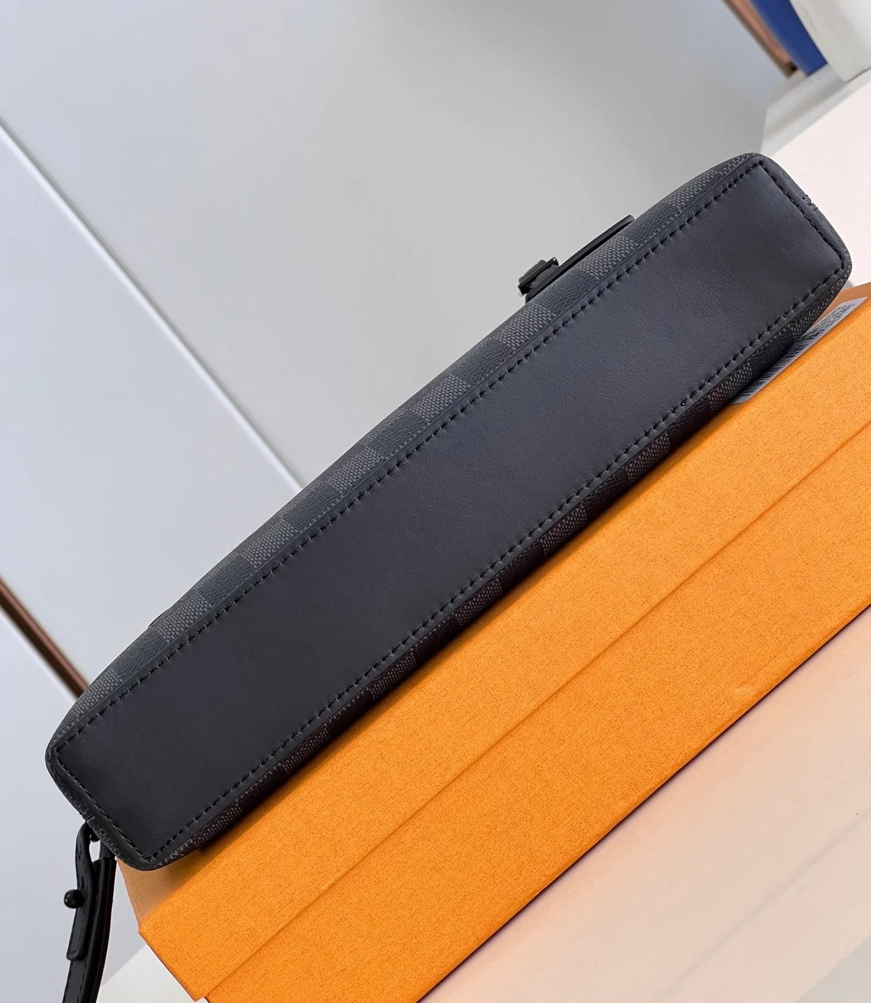 루이비통 테이크오프 파우치 N40505