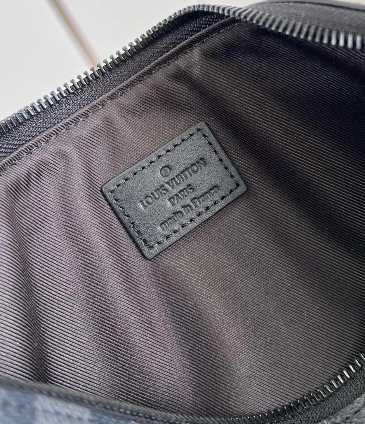 루이비통 테이크오프 파우치 N40505