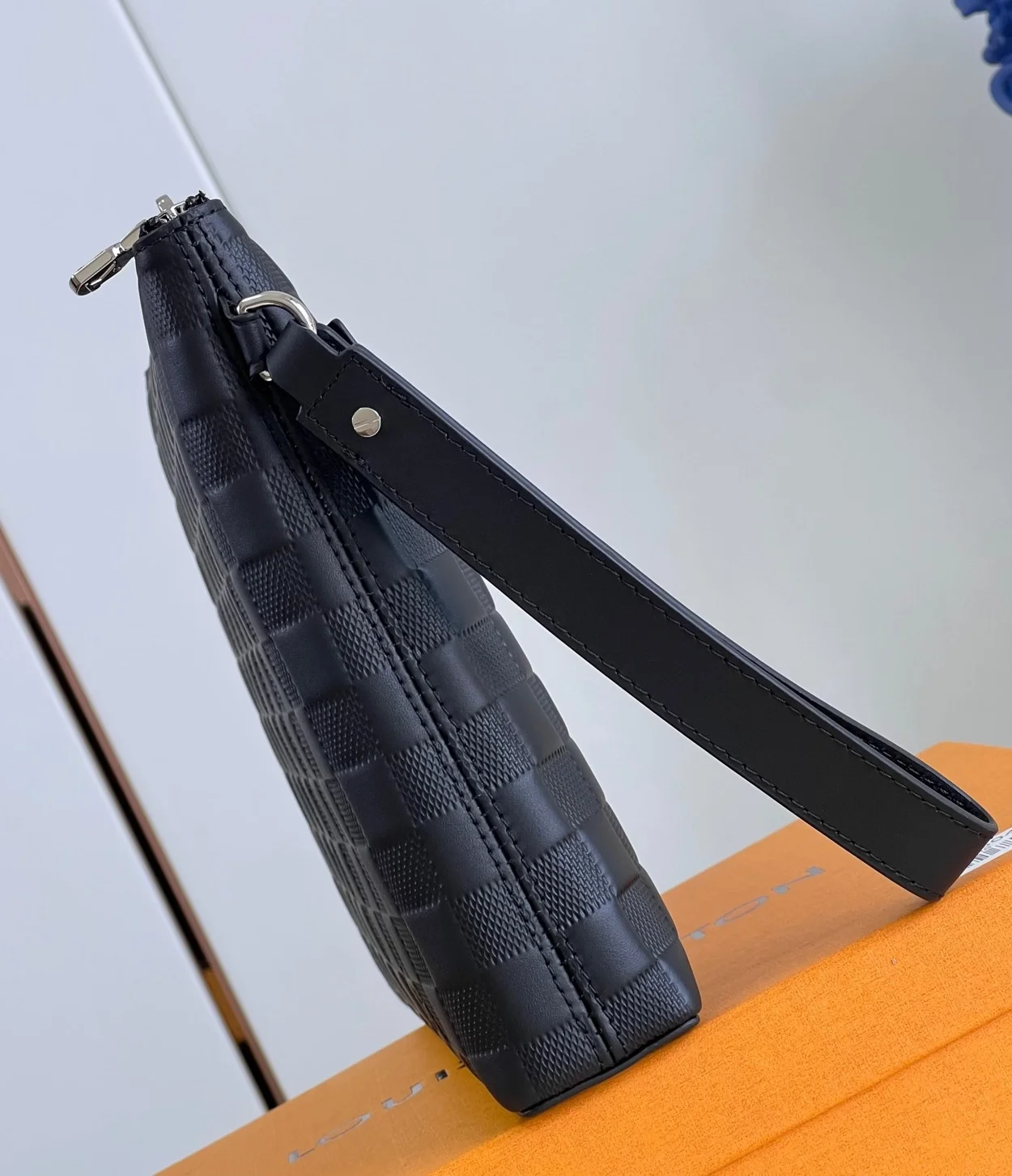 루이비통 테이크오프 파우치 N40504