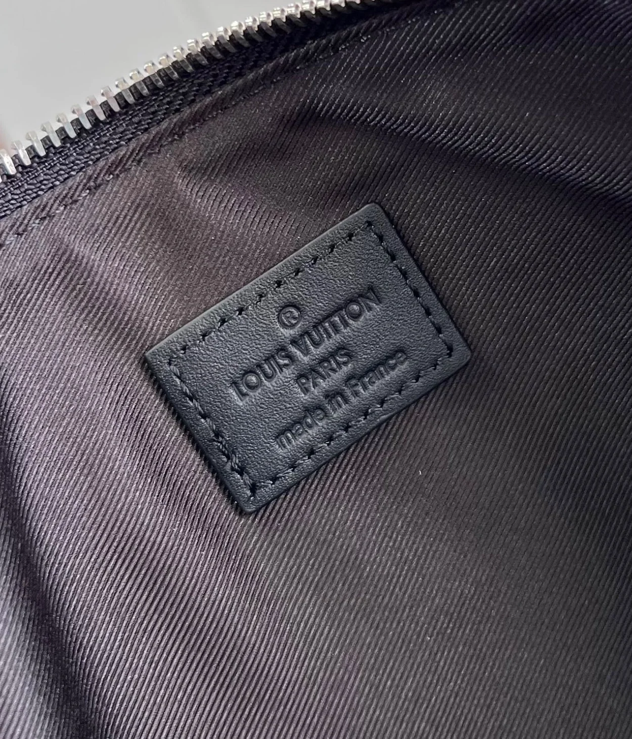 루이비통 테이크오프 파우치 N40504