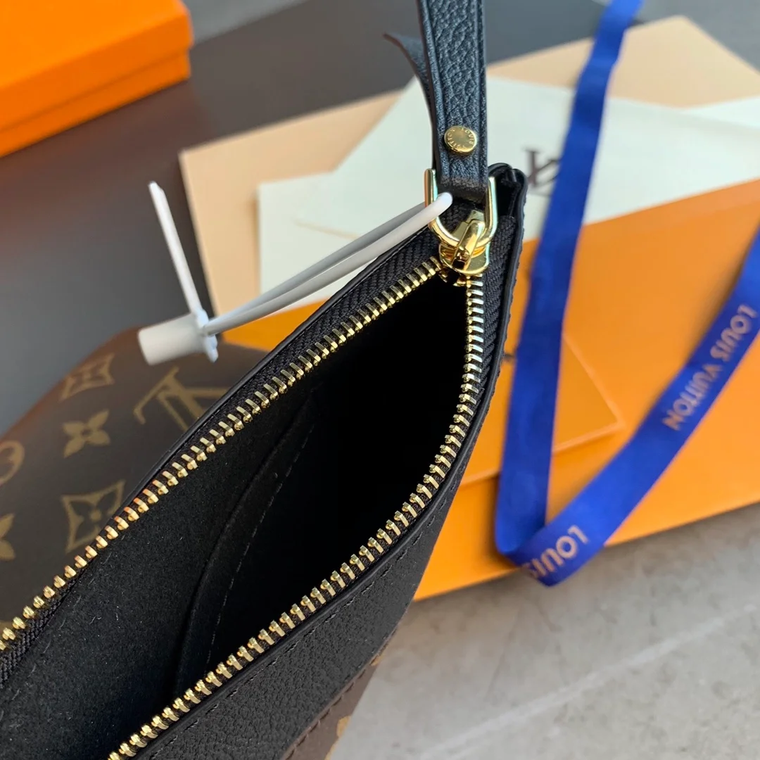 루이비통 데일리 파우치 M62048