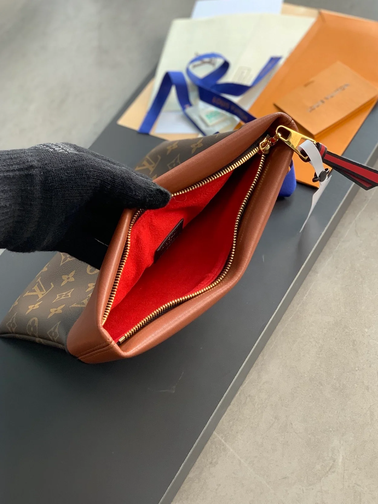 루이비통 튈르리 클러치 M64035