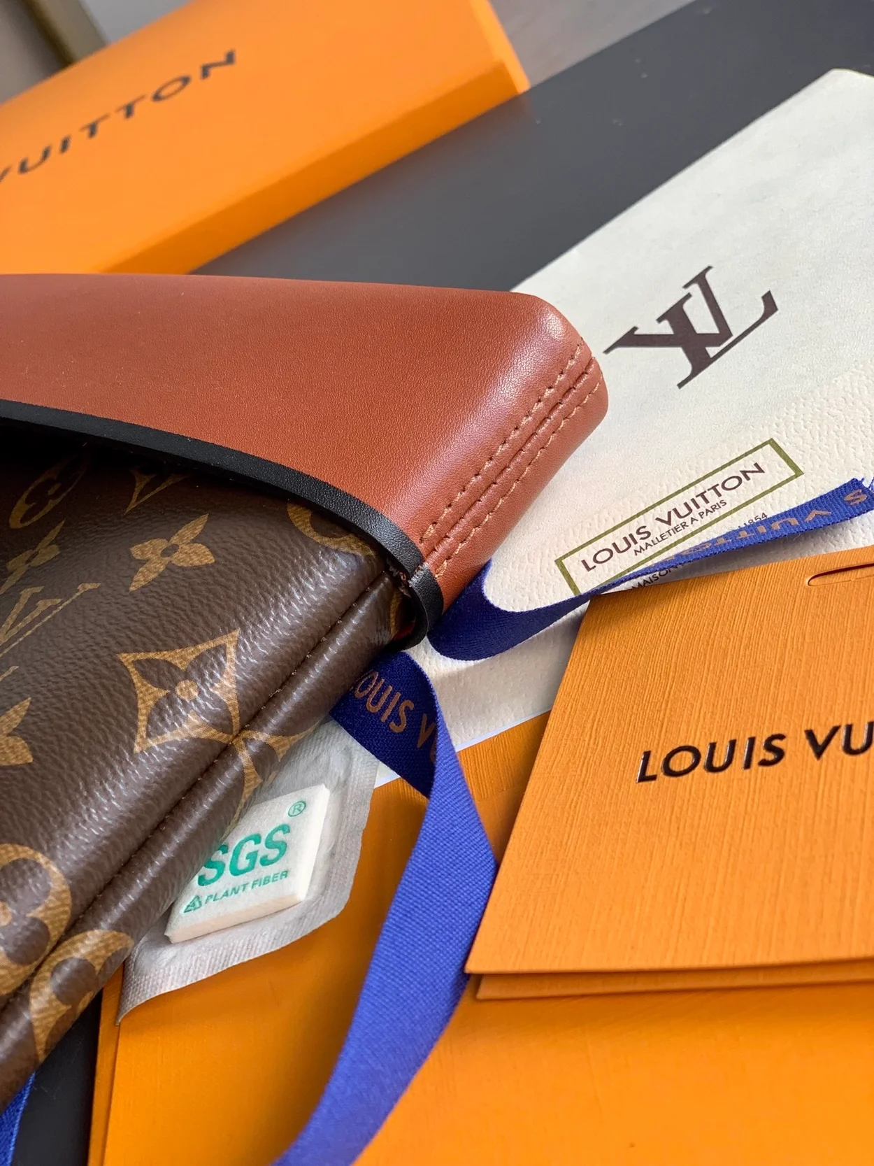 루이비통 튈르리 클러치 M64035