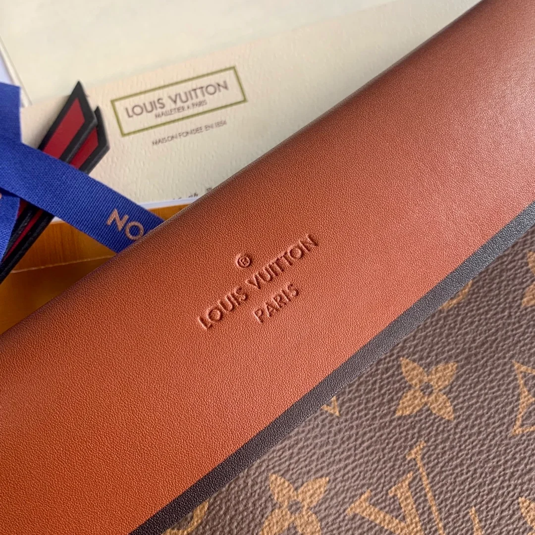 루이비통 튈르리 클러치 M64035