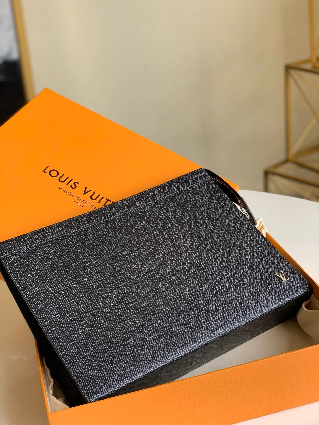 루이비통 포쉐트 보야주 클러치 M30450