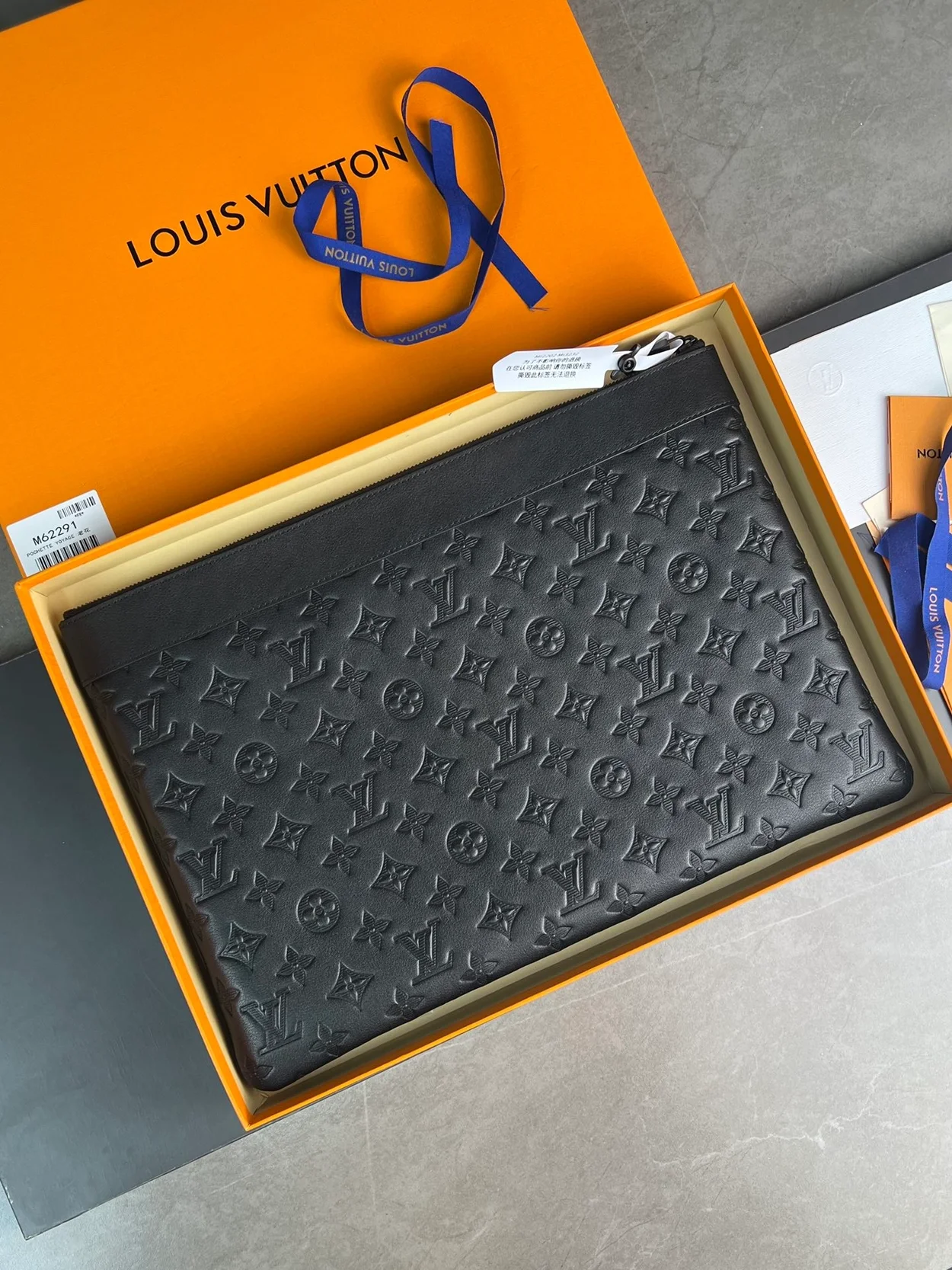 루이비통 모노그램 포쉐트 쉐도우 클러치 M62903