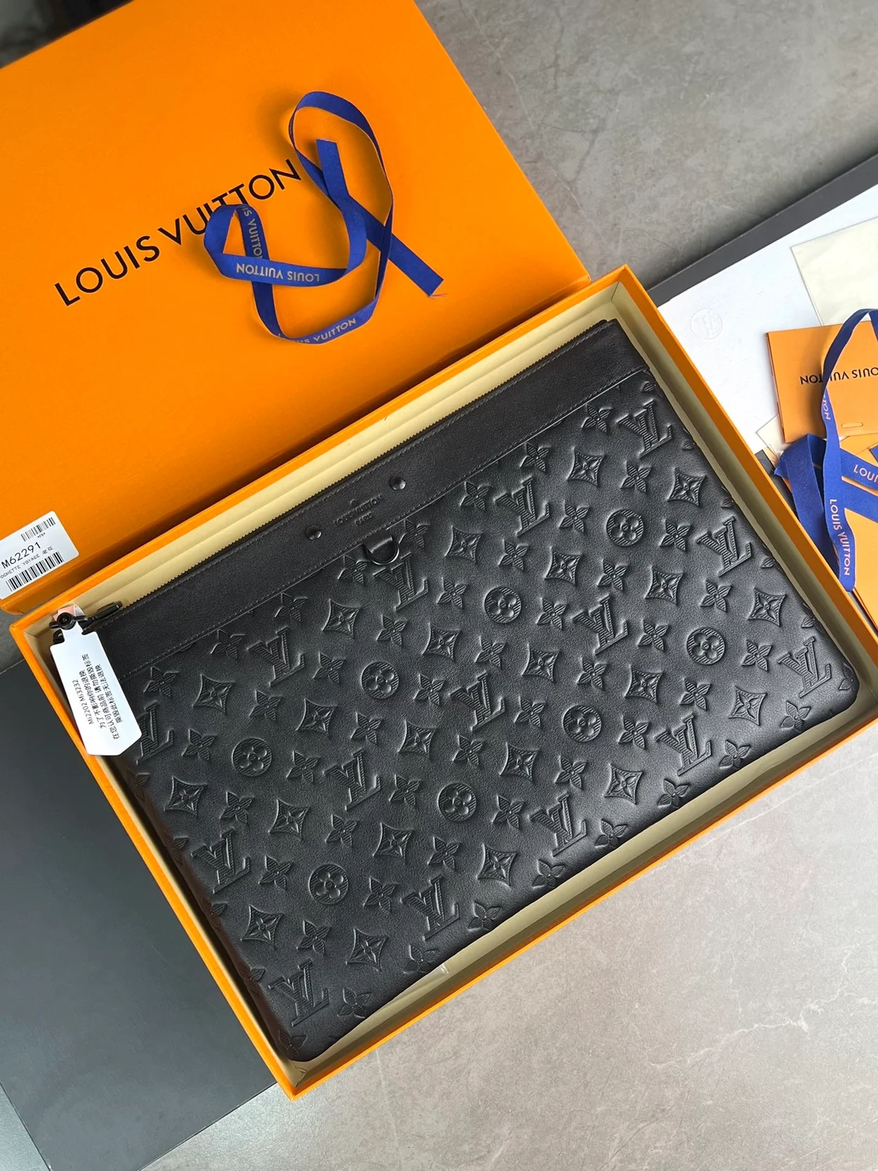 루이비통 모노그램 포쉐트 쉐도우 클러치 M62903