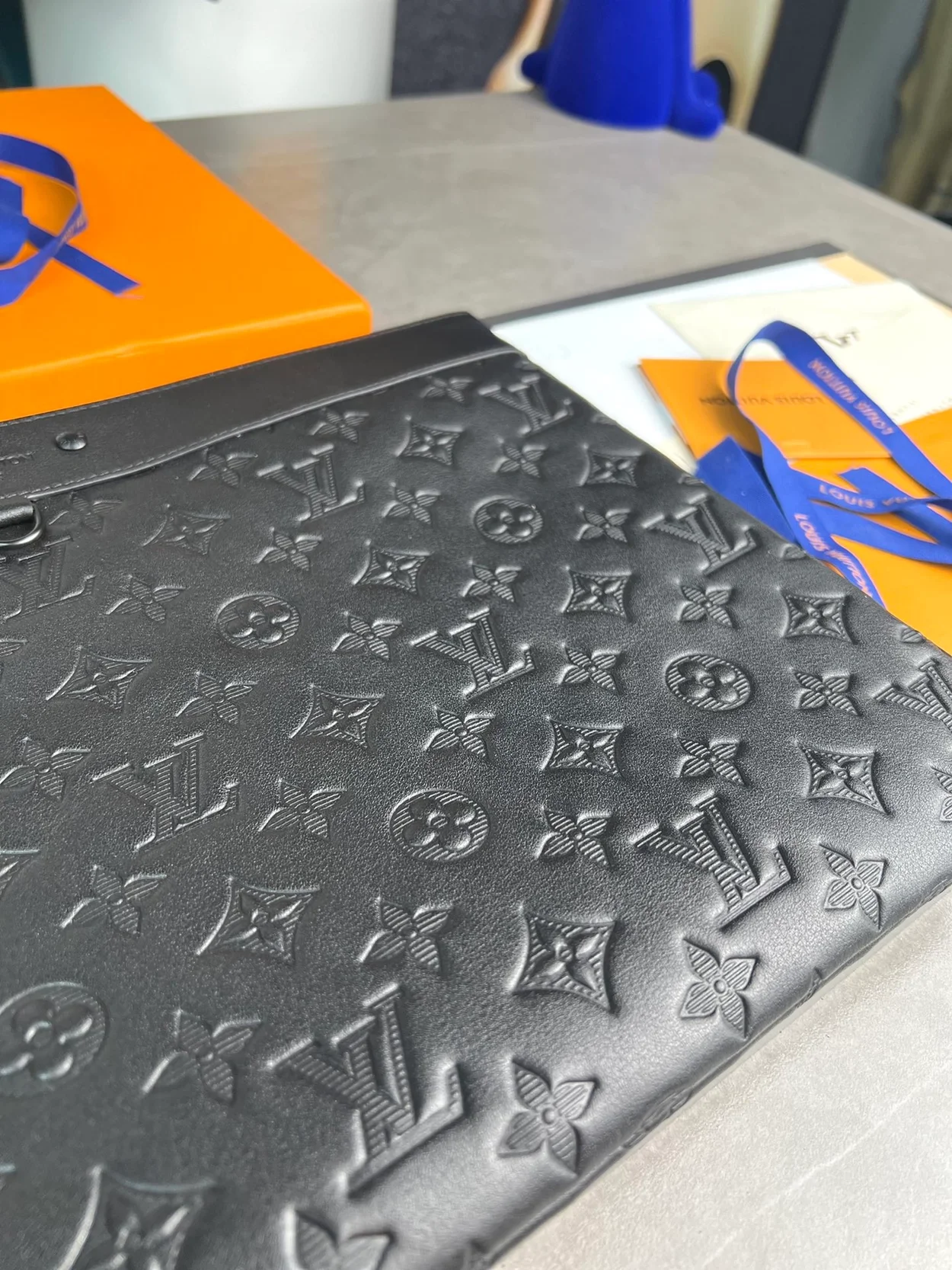 루이비통 모노그램 포쉐트 쉐도우 클러치 M62903