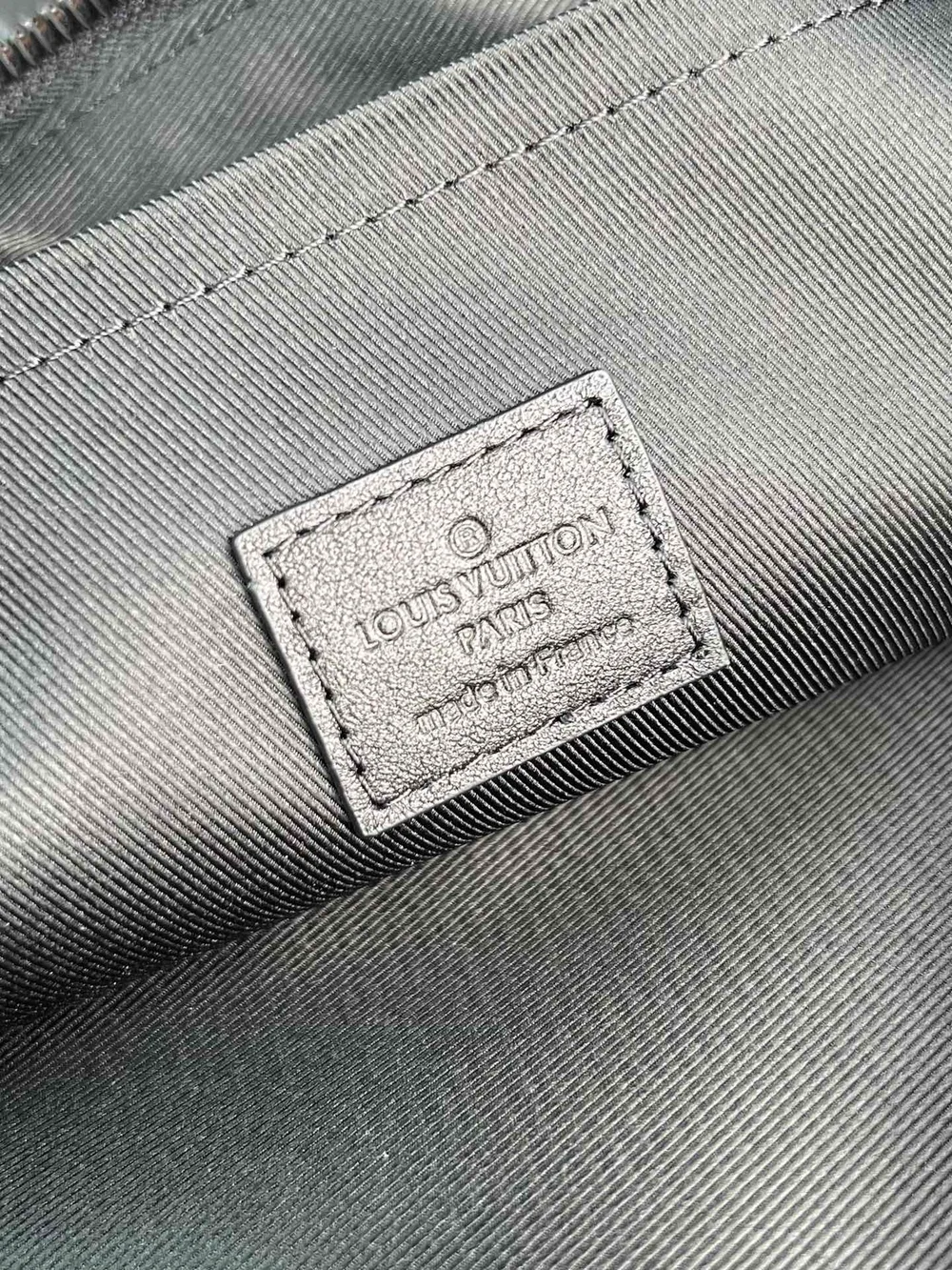 루이비통 모노그램 포쉐트 쉐도우 클러치 M62903