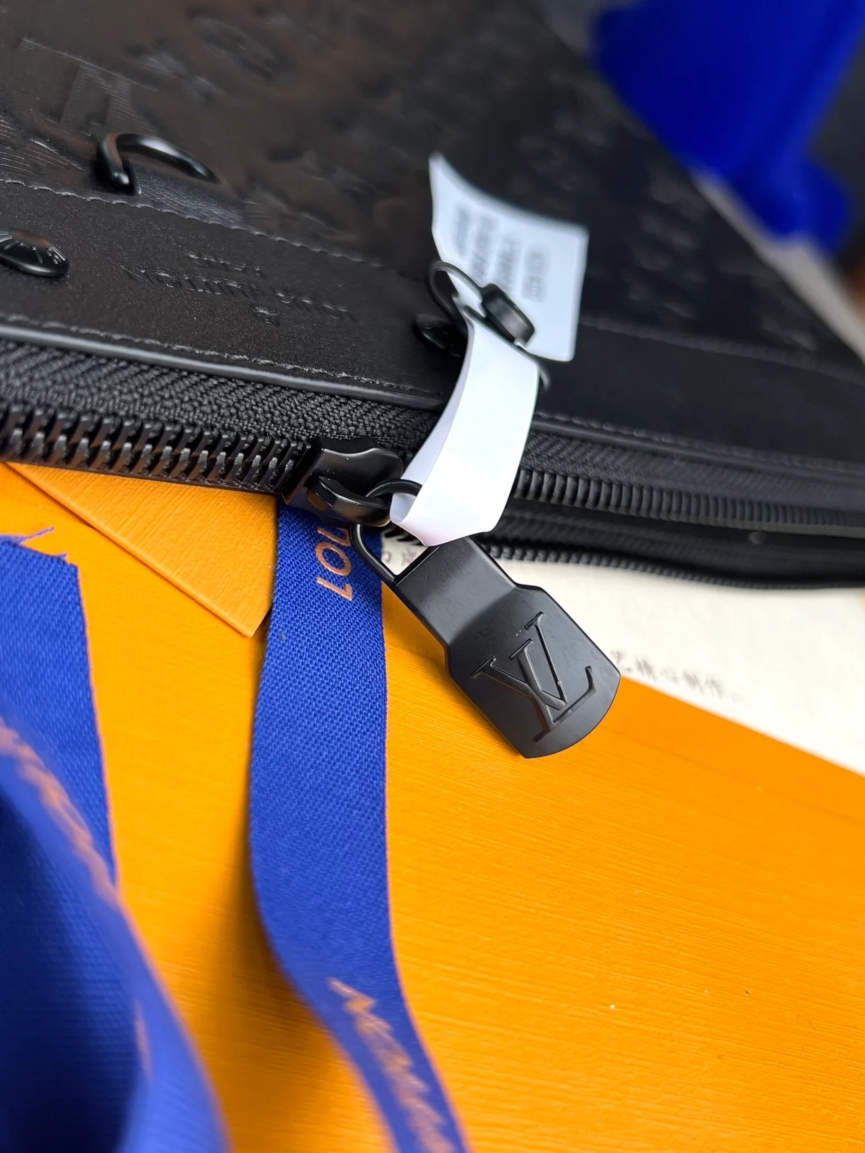 루이비통 모노그램 포쉐트 쉐도우 클러치 M62903