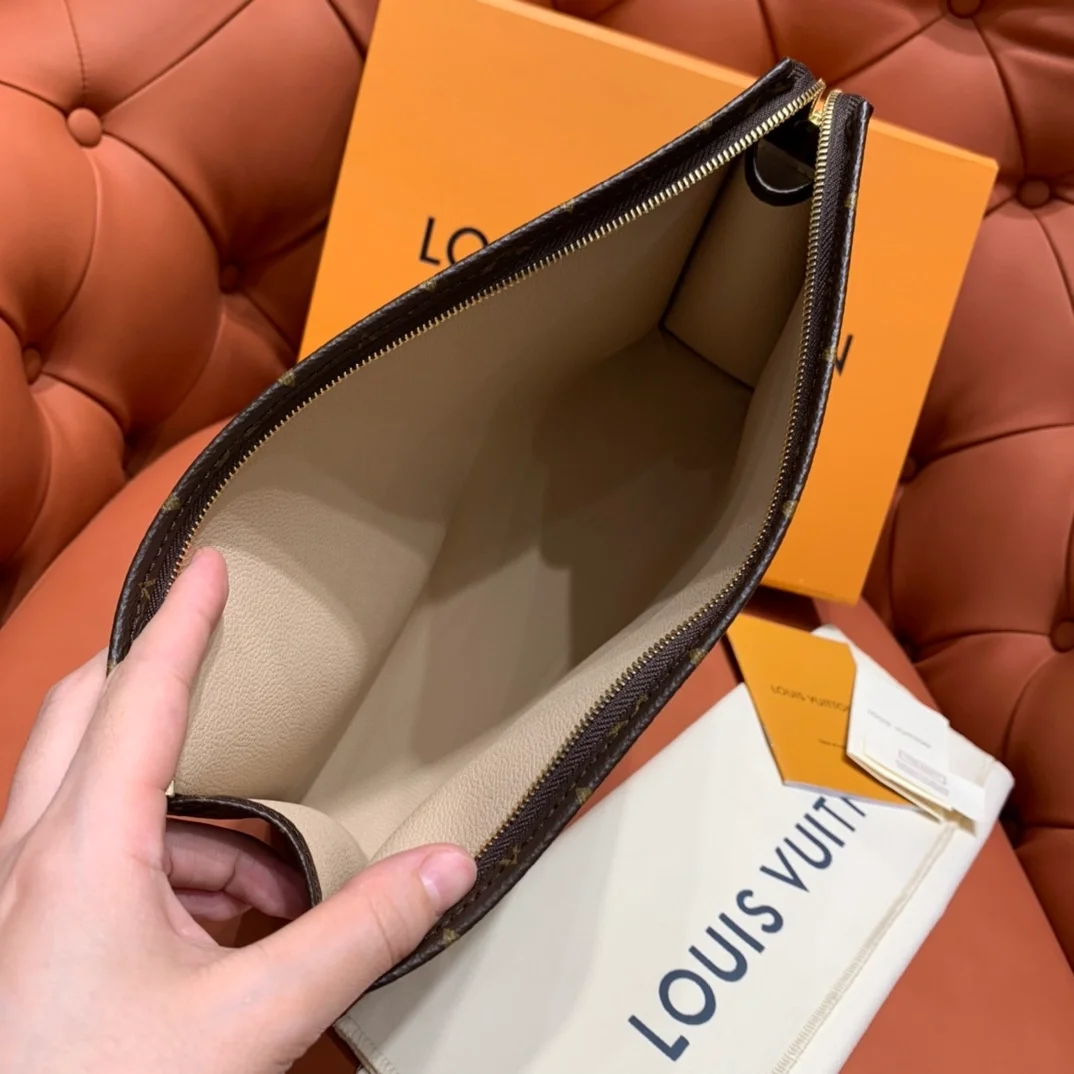 루이비통 모노그램 토일레트리 26 파우치 M47542