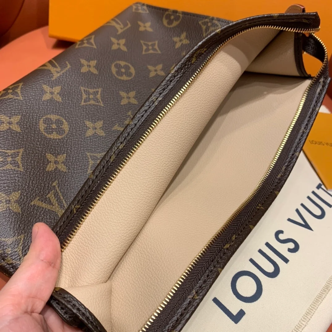 루이비통 모노그램 토일레트리 26 파우치 M47542