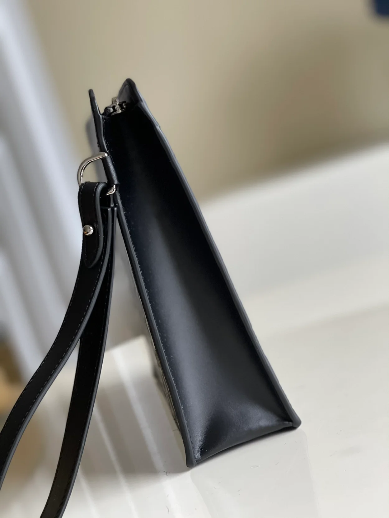 루이비통 디스커버리 포쉐트 다미에 백 N60112