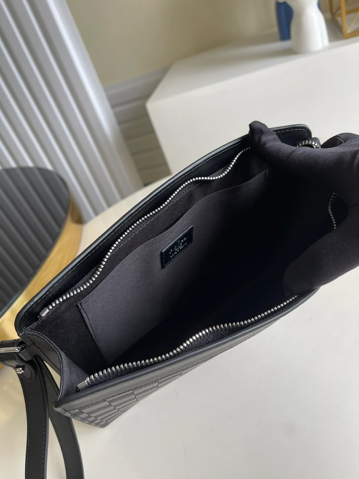 루이비통 디스커버리 포쉐트 다미에 백 N60112