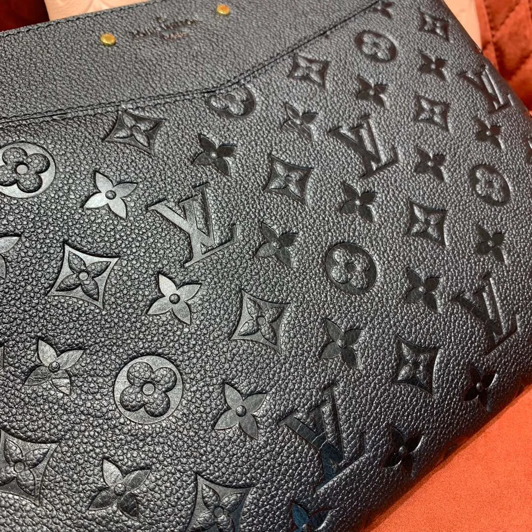 루이비통 데일리 파우치 모노그램 앙프렝뜨 M62937