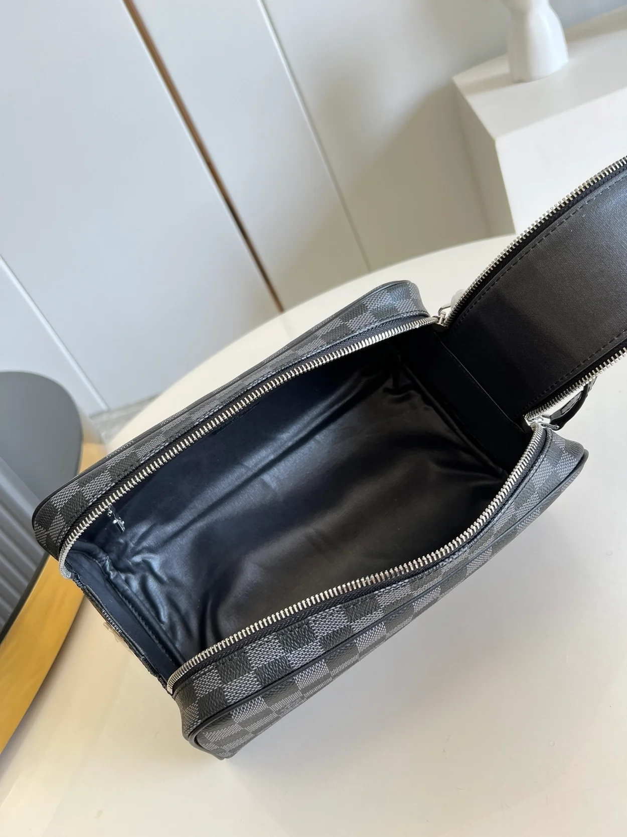 루이비통 토일렛 도프 파우치 N40127