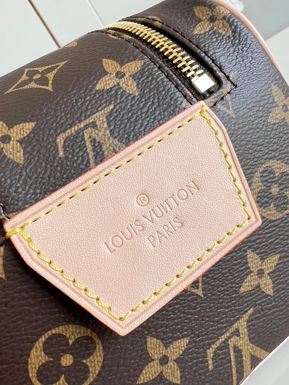 루이비통 도프 키트 파우치 M44494