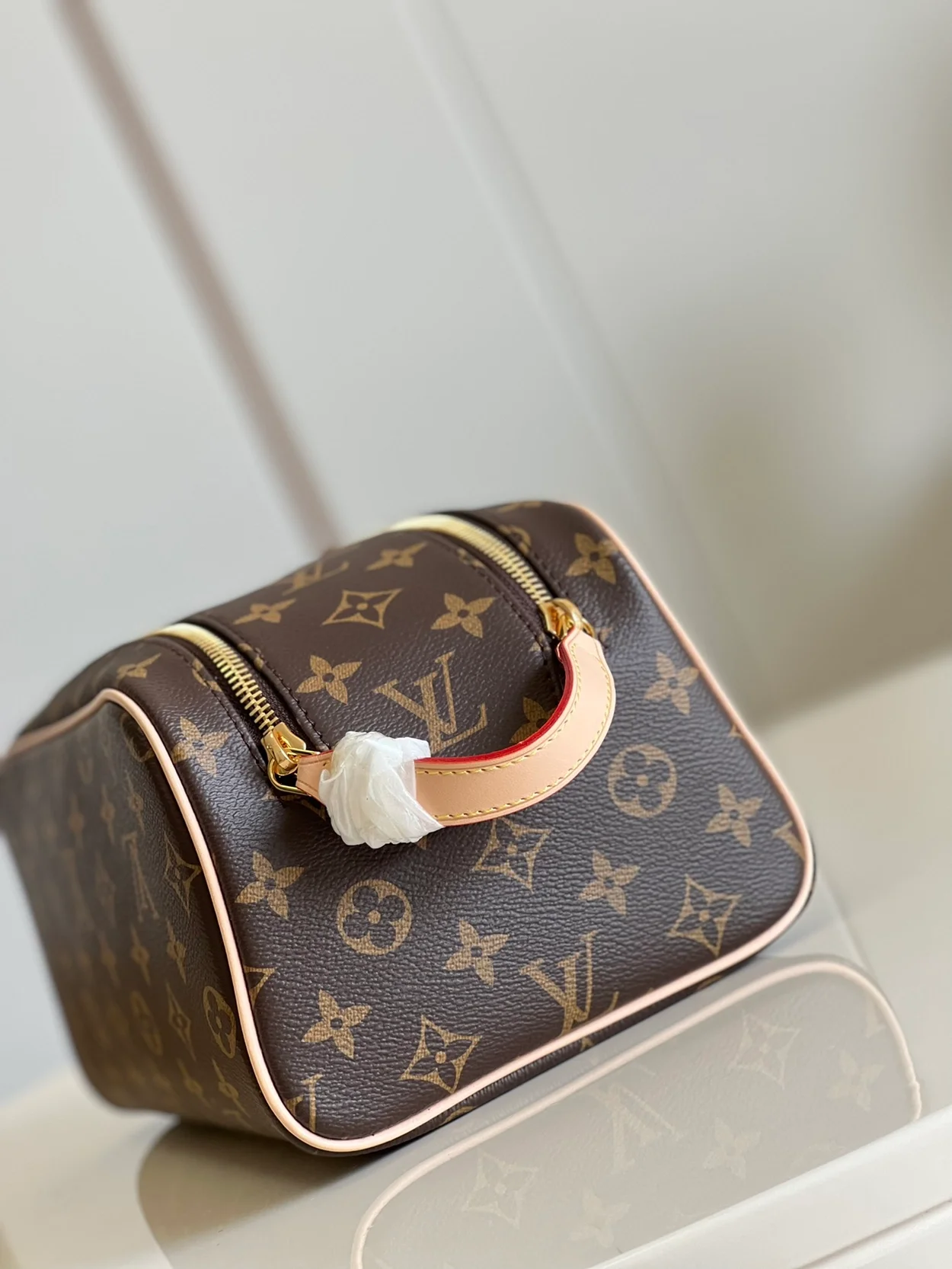 루이비통 도프 키트 파우치 M44494