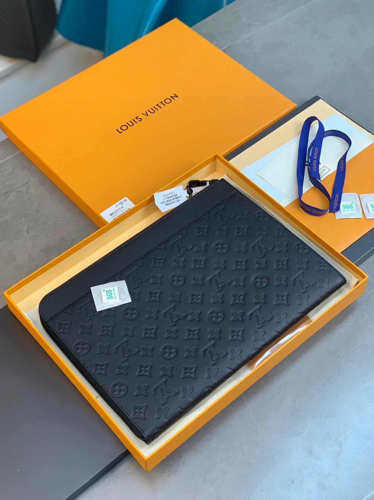 루이비통 포쉐트 주르 클러치 M82080