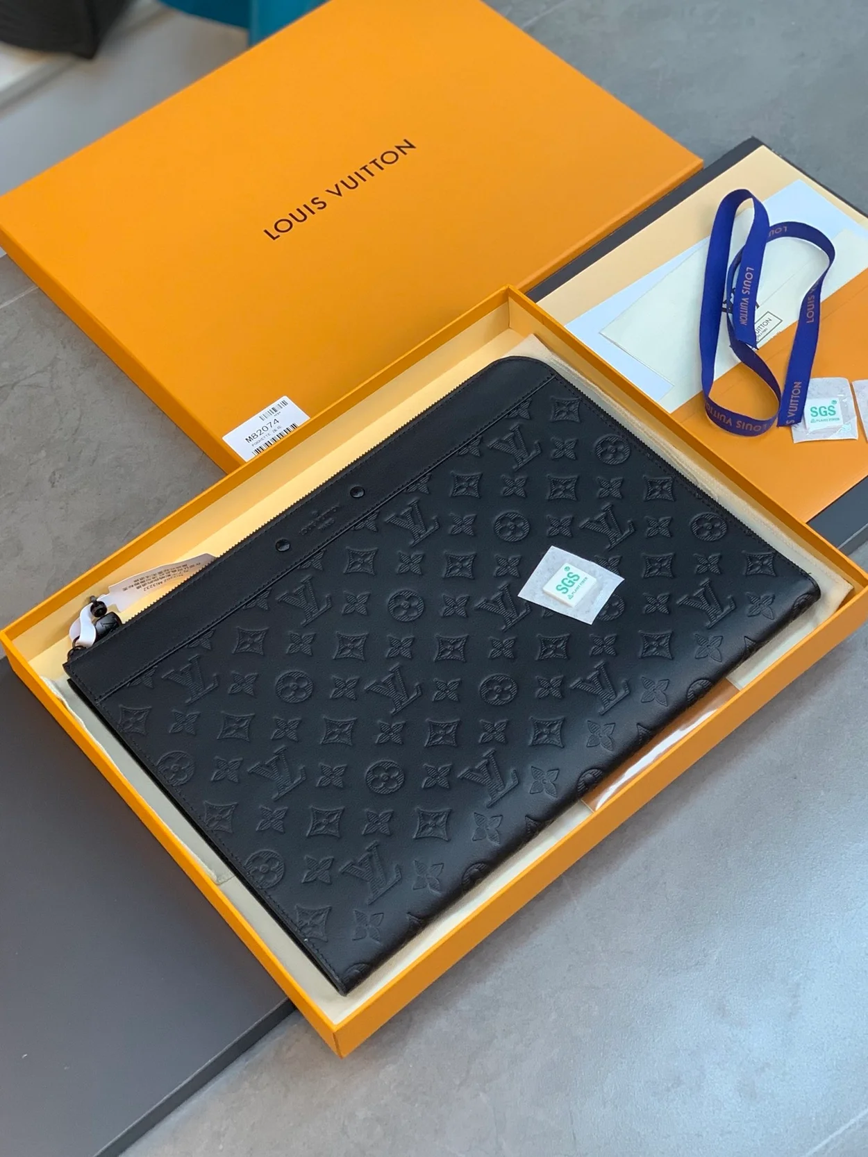 루이비통 포쉐트 주르 클러치 M82080