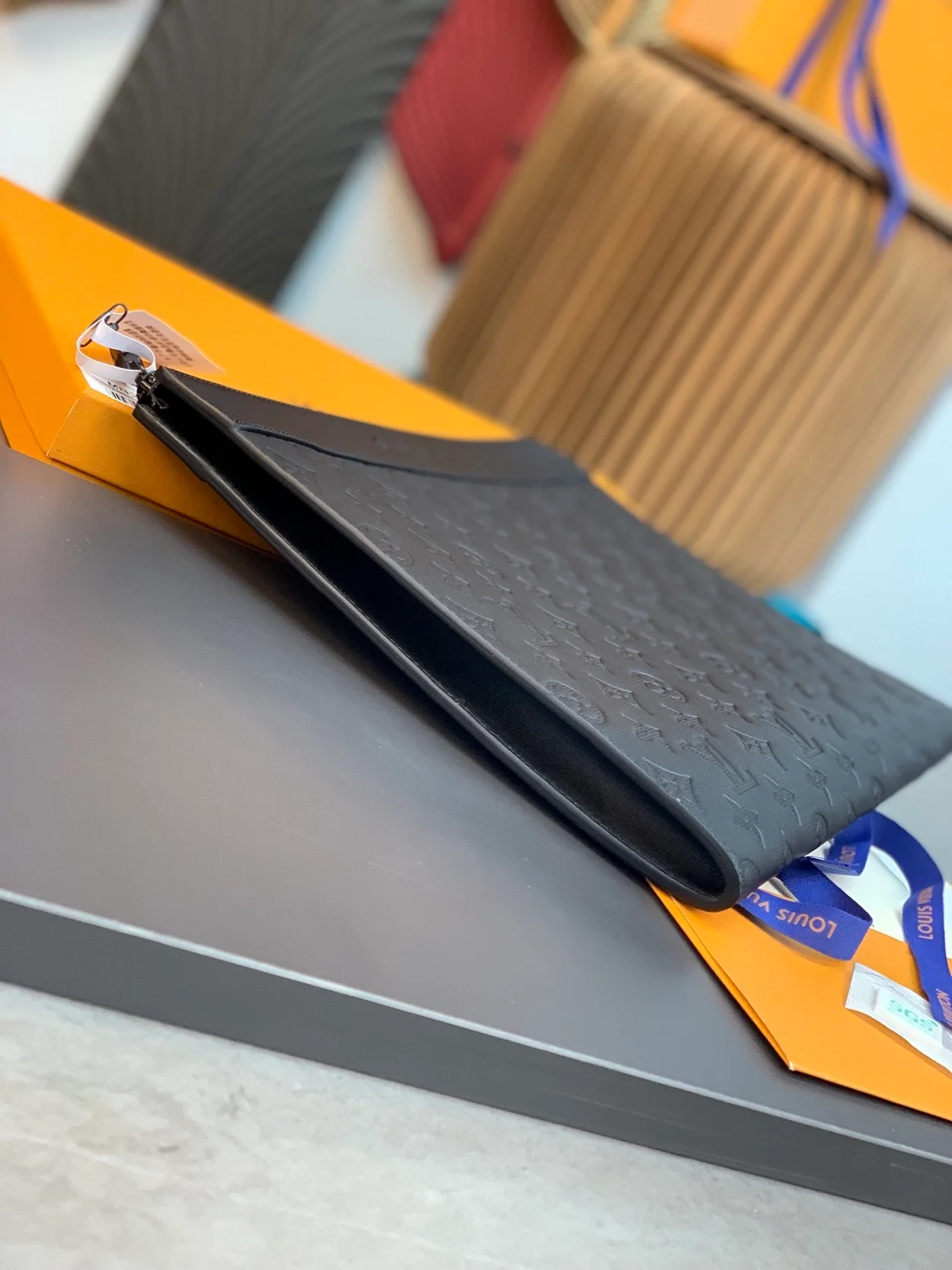 루이비통 포쉐트 주르 클러치 M82080