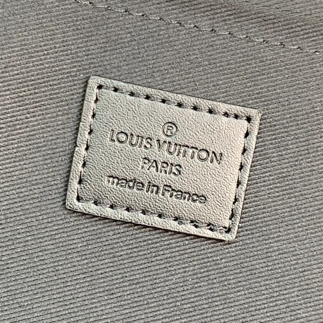 루이비통 포쉐트 주르 클러치 M82080