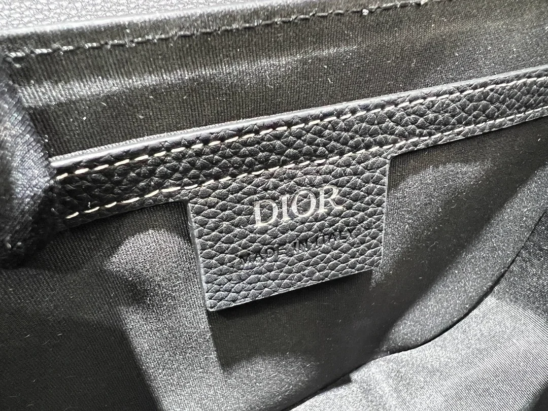 디올 새들 스트랩 파우치 블랙