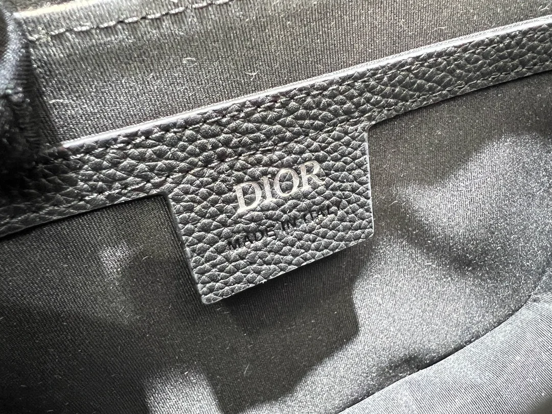 디올 새들 스트랩 파우치 베이지