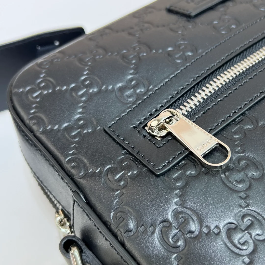 구찌 GG 슈프림 메신저 크로스백