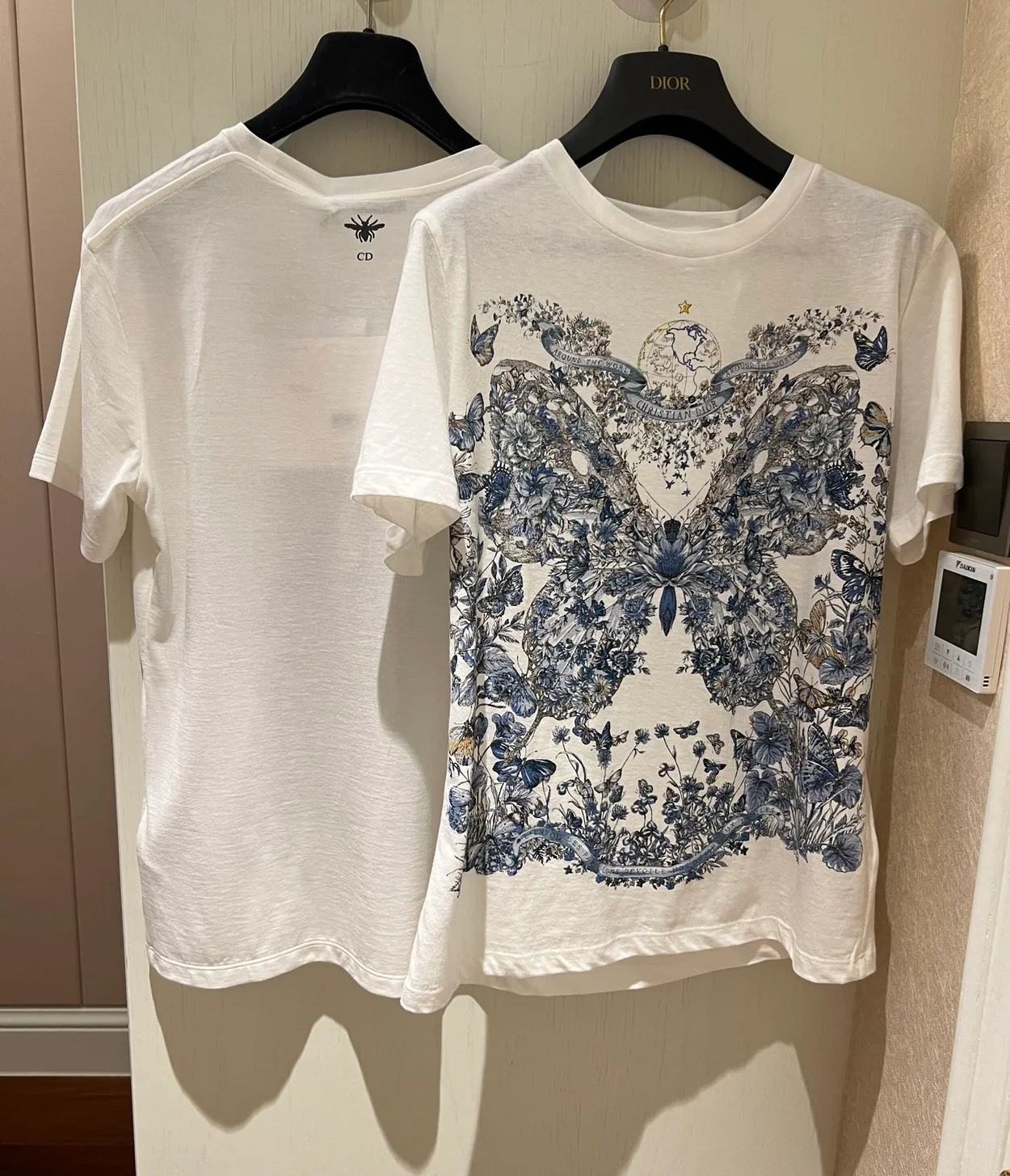 디올 파스텔 미드나잇 블루 버터플라이 티셔츠