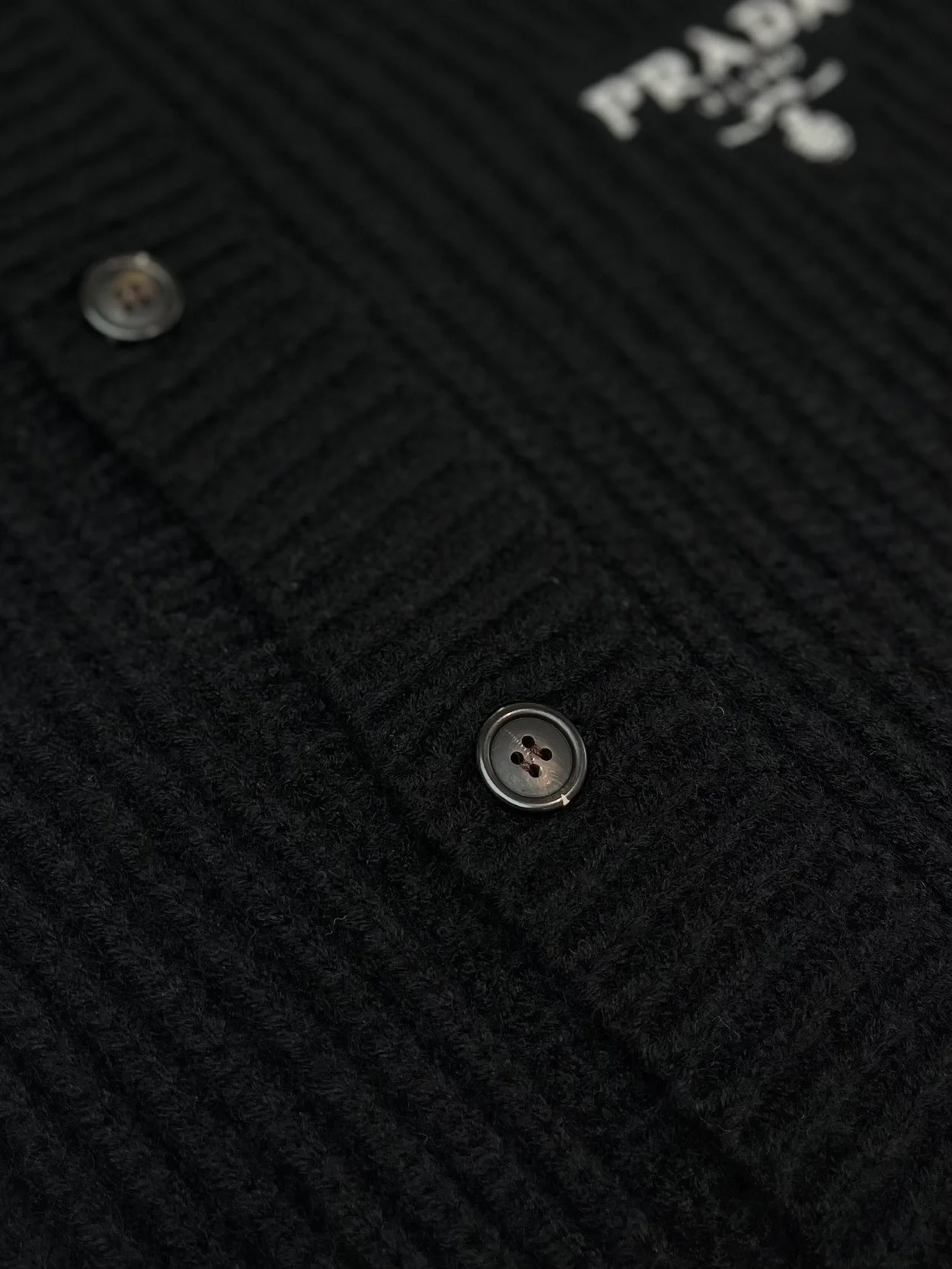 프라다 캐시고라 니트 가디건