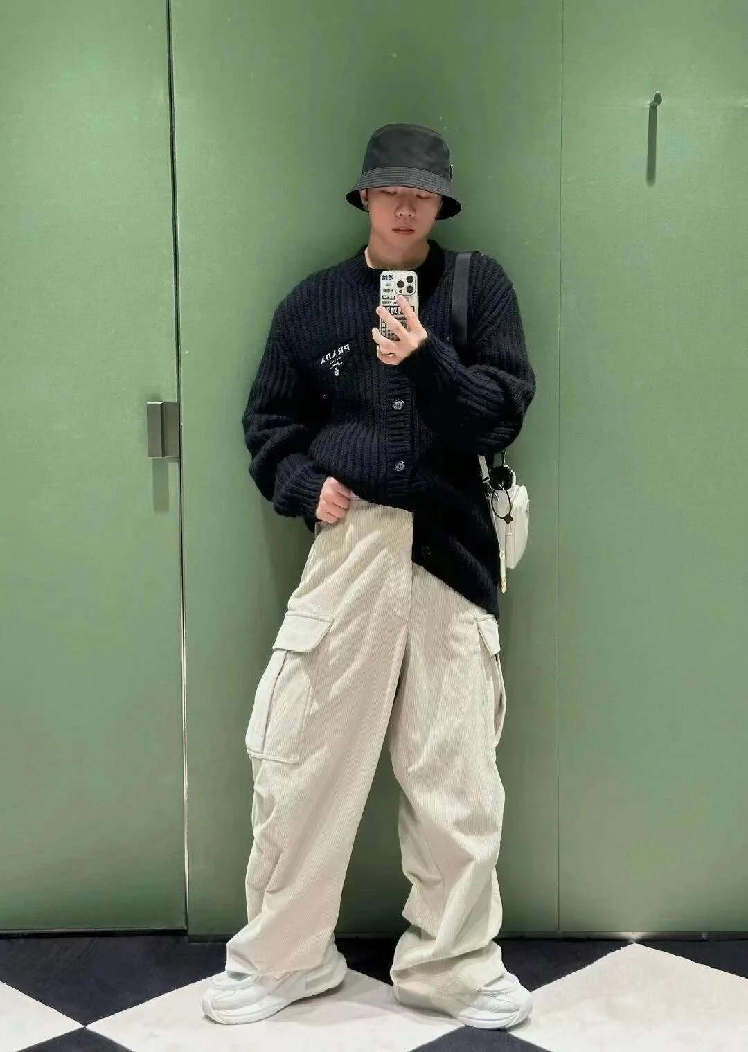 프라다 캐시고라 니트 가디건