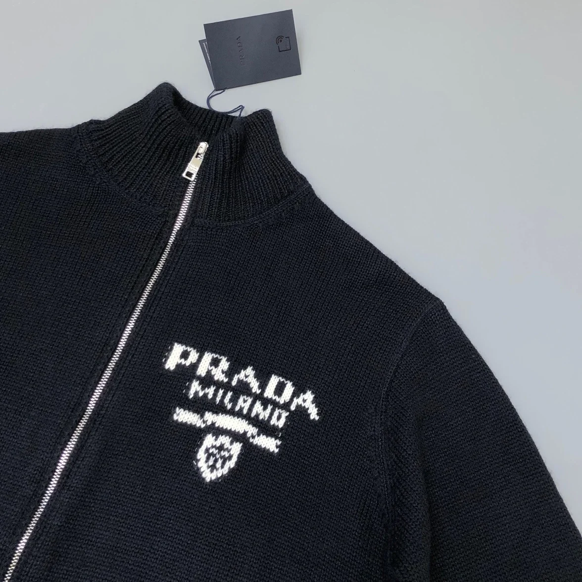 프라다 울 캐시미어 가디건