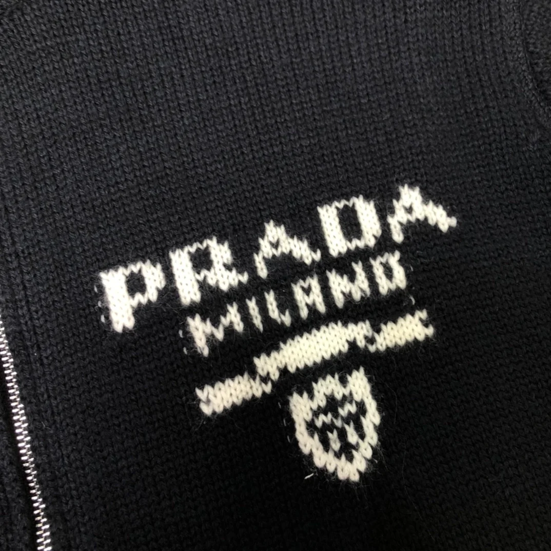 프라다 울 캐시미어 가디건