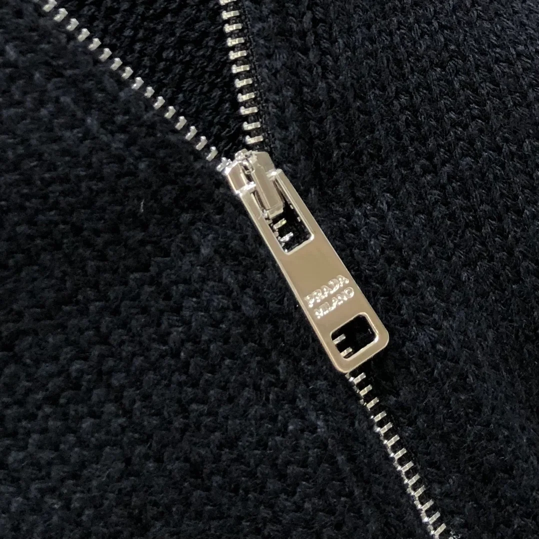 프라다 울 캐시미어 가디건