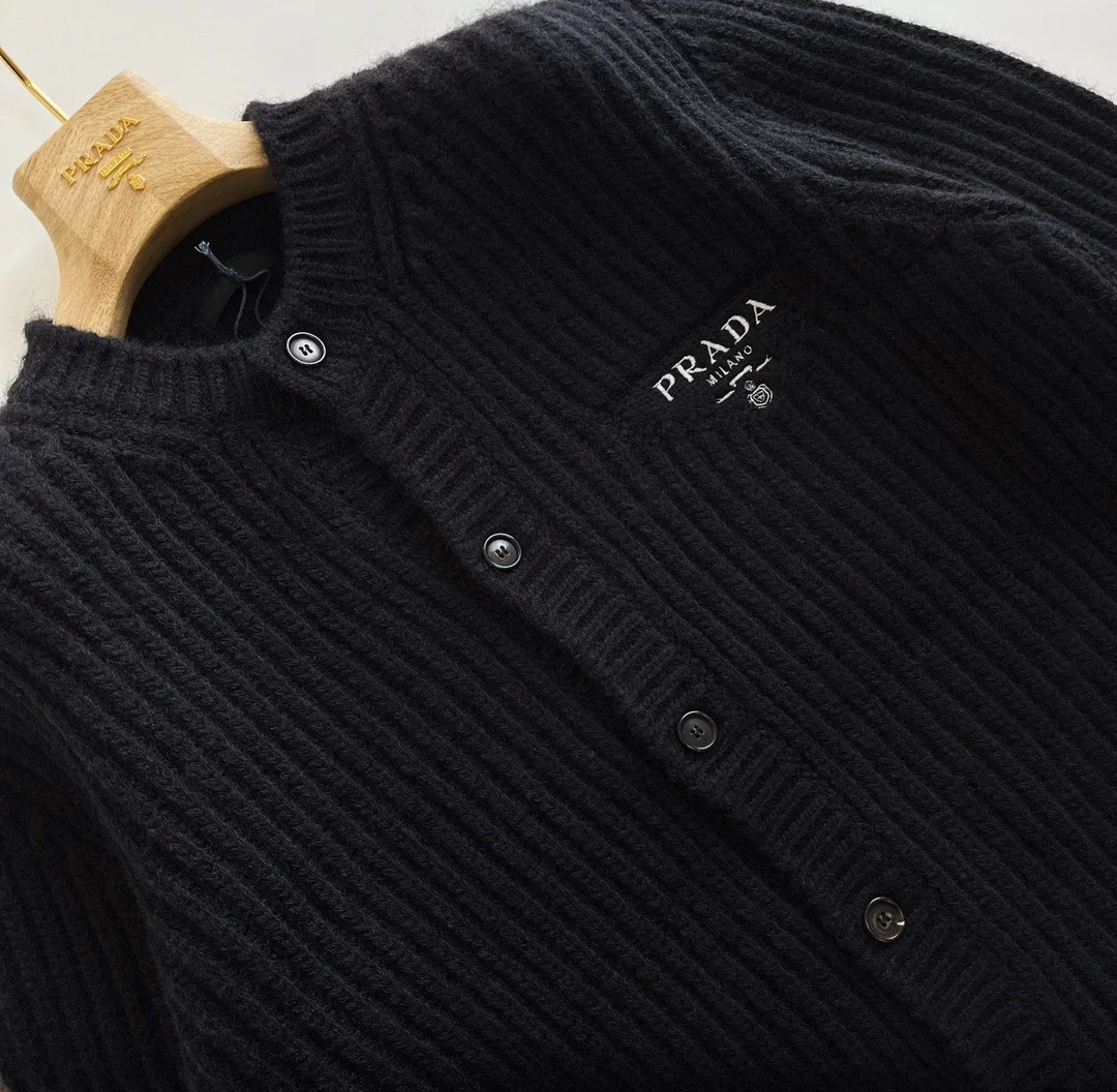 프라다 캐시고라 니트 가디건
