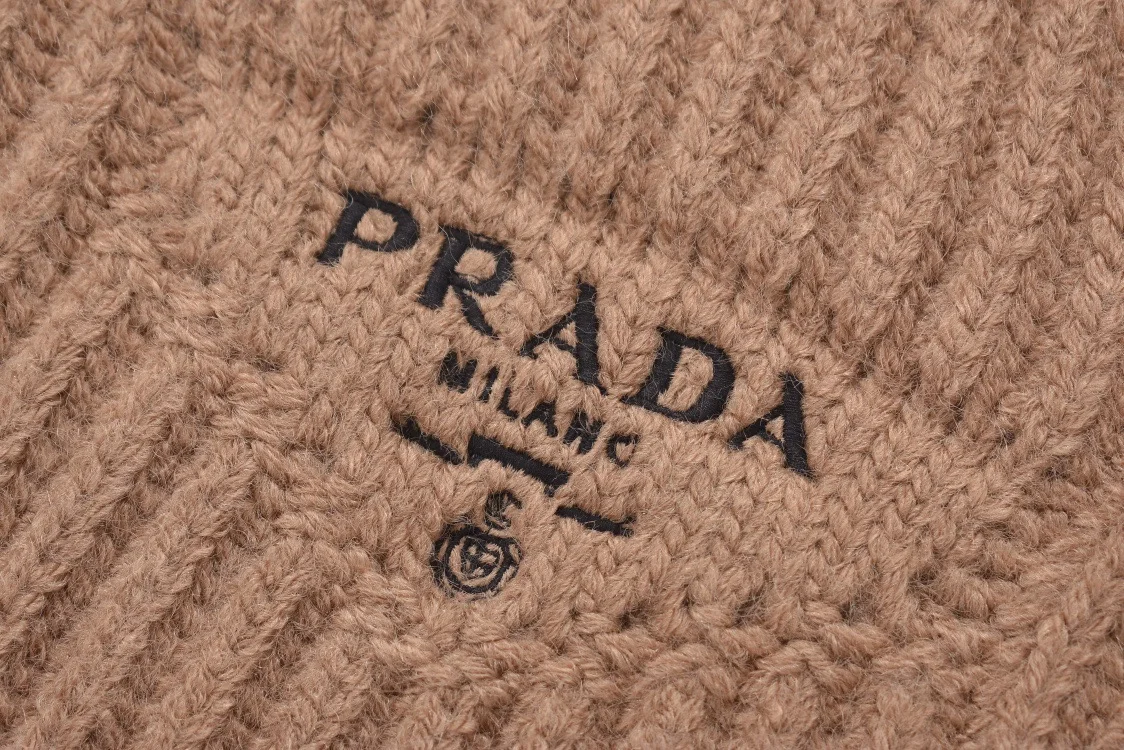 프라다 캐시고라 니트 가디건