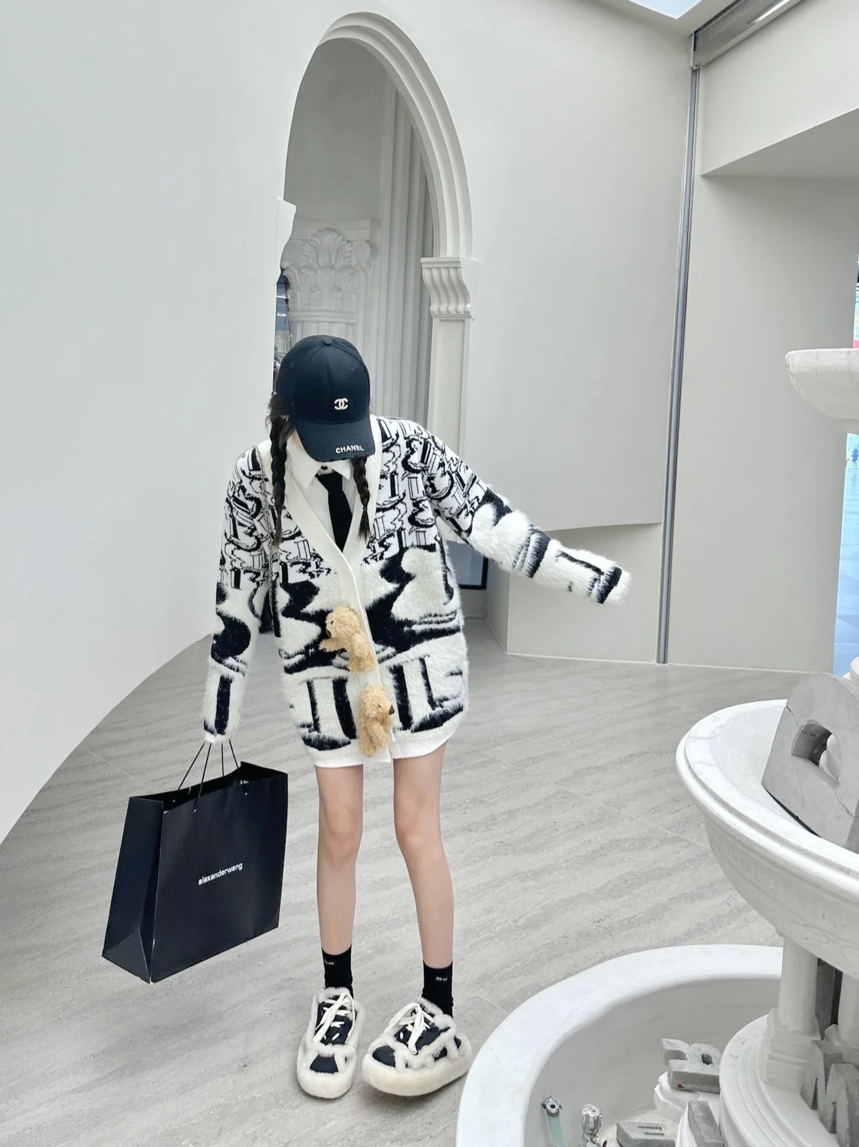 13 데마르조 모노그램 베어 가디건