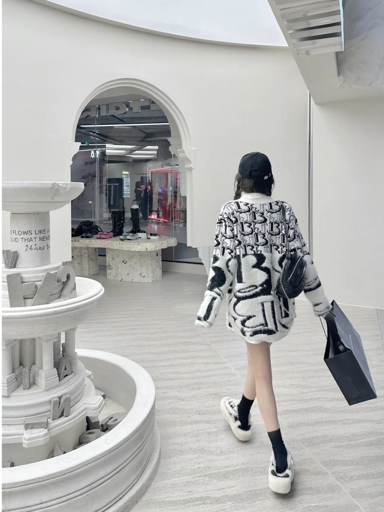 13 데마르조 모노그램 베어 가디건