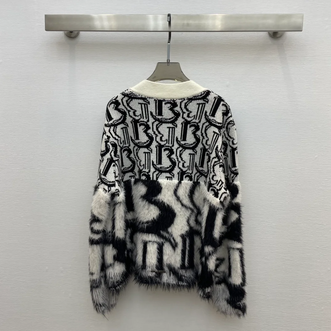 13 데마르조 모노그램 베어 가디건