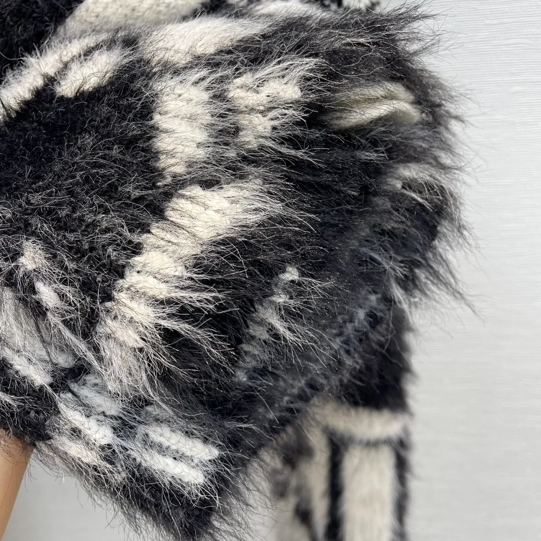 13 데마르조 모노그램 베어 가디건