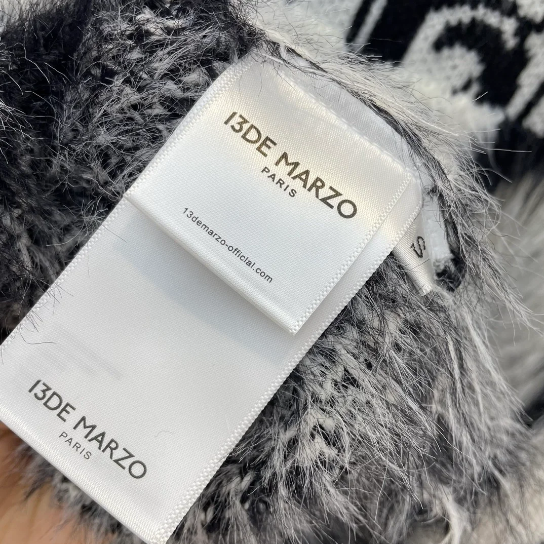 13 데마르조 모노그램 베어 가디건