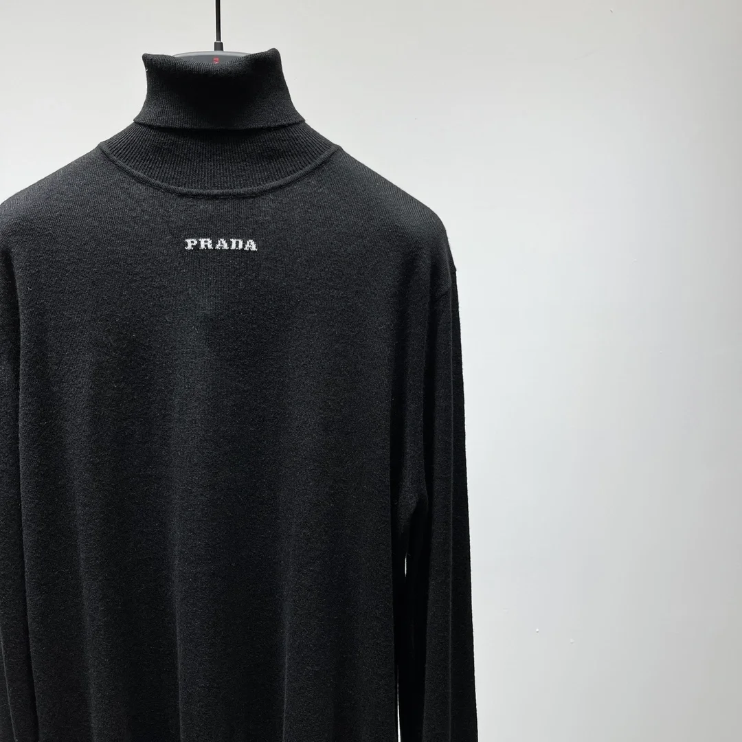 프라다 슈퍼파인 터틀넥 스웨터