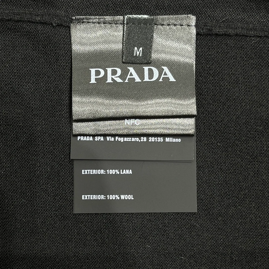 프라다 슈퍼파인 터틀넥 스웨터